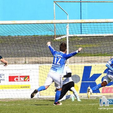 Futebol: U. Almeirim perde em Torres Novas e Fazendense fica a 10 pontos