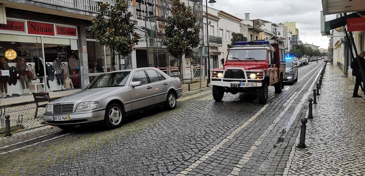 Acidente em Almeirim com carro e moto