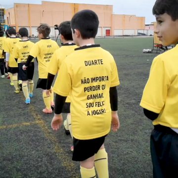 VÍDEO – Equipa de SUB10 do Fazendense dá exemplo no Fair Play no futebol