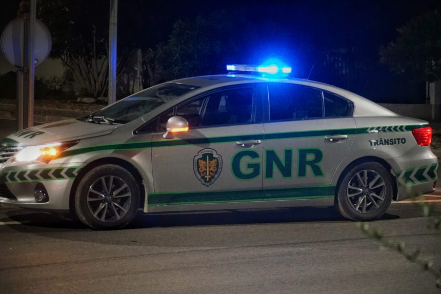 Dois homens detidos em flagrante por furto de combustível em Almeirim