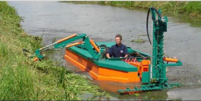 barco vala catalogo Barco guardado à espera de formação e atrelado