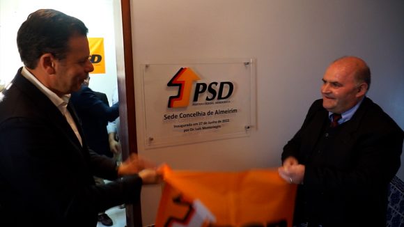 Presidente do PSD inaugura sede do partido em Almeirim (c/vídeo)