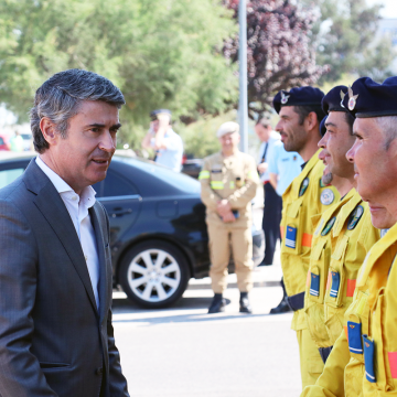 Aberto concurso para 25 bombeiros sapadores na Base da Força Especial de Proteção Civil em Almeirim