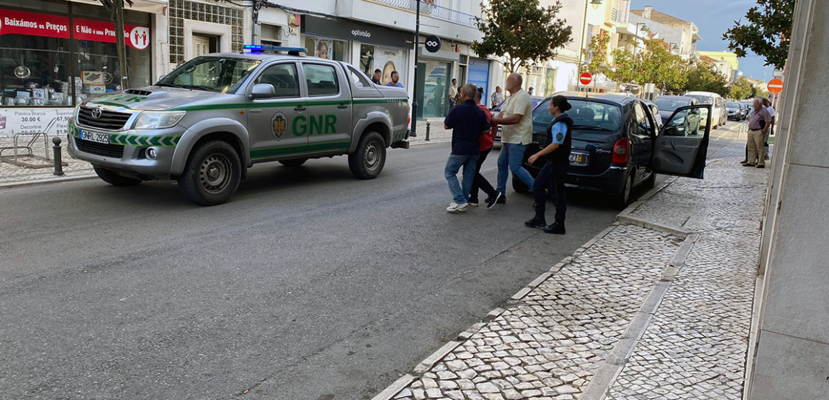 Casal envolve-se em agressões e ameaças com arma em Almeirim