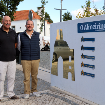 Jornal O Almeirinense inaugura memorial dos vencedores do prémio Mérito e Excelência (c/vídeo)