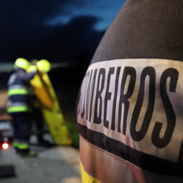 Quatro feridos, um grave, em despiste na estrada do campo