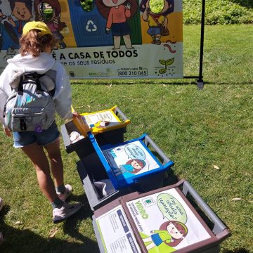 Ecolezíria comemora Dia Mundial da Criança com atividades lúdicas sobre reciclagem