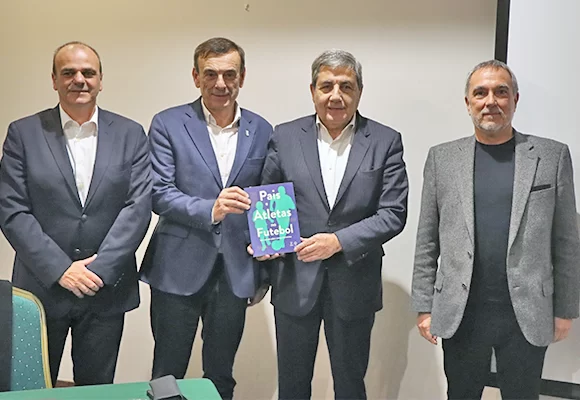 “Pais e Atletas no Futebol – um estudo sobre comportamentos” em livro