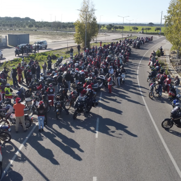 Amigos e motards de Almeirim prestam homenagem a jovem que faleceu em acidente de moto