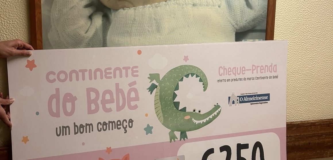Continente e O Almeirinense entregam cheque ao Bebé do Ano em Santarém
