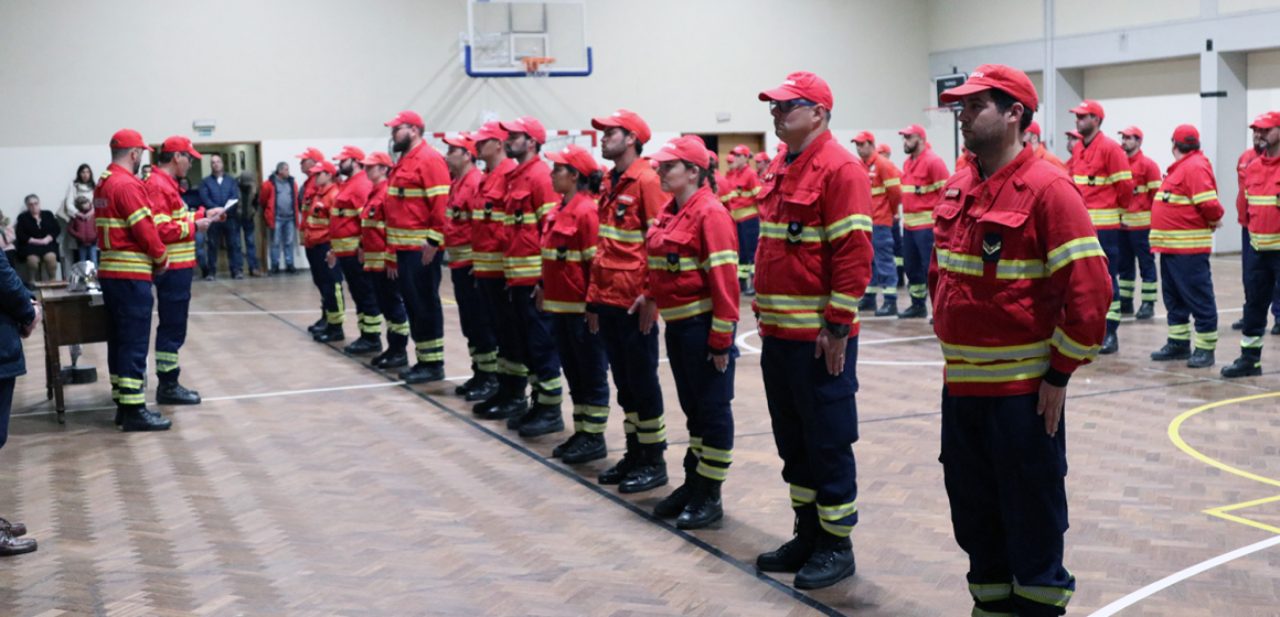 Bombeiros Voluntários de Almeirim promovem 15 operacionais (c/fotos)