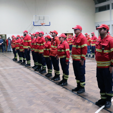 Bombeiros Voluntários de Almeirim promovem 15 operacionais (c/fotos)