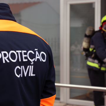 Simulacro de incêndio testou operacionalidade e medidas de emergência no Tribunal de Almeirim (c/fotos)