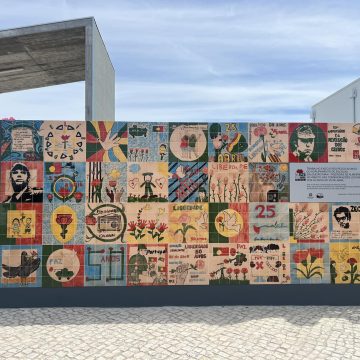 EB 2/3 Salgueiro Maia – Fazendas de Almeirim cria mural dedicado ao 25 de Abril erguido por reclusos