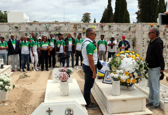 Veteranos da Praia prestam homenagem a João Duarte Chaparreiro (c/fotos)