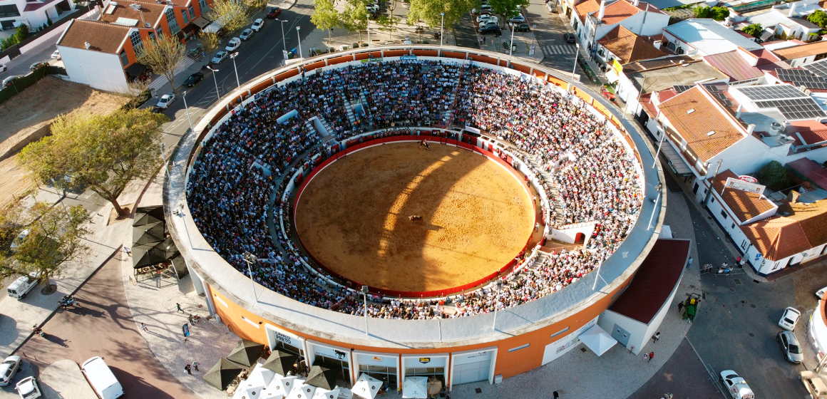 arena d' almeirim corrida Cartel Almeirim dia 13 abril: Duo inédito, máxima figura no toureio a pé e matador da terra apresenta-se