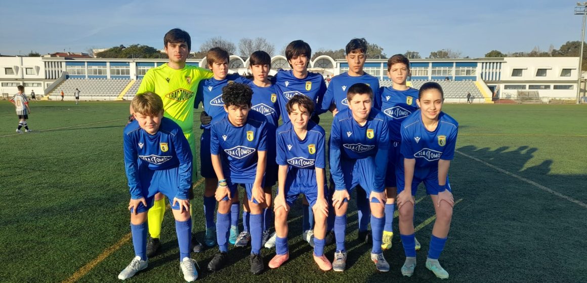 Equipa Feminina de Sub17 do UFCA Futebol Feminino U. Almeirim demonstra qualidade e joga com os rapazes